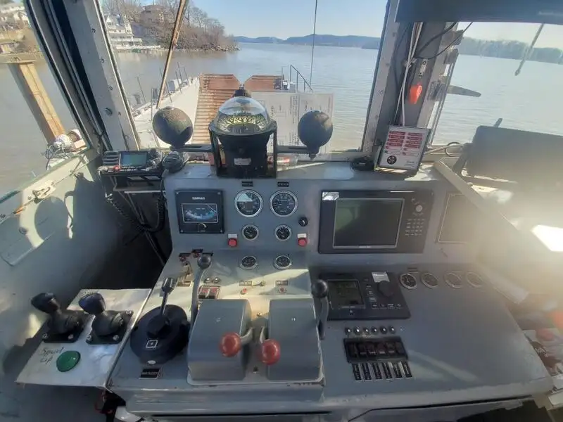 Balsa de desembarque, tanque à venda