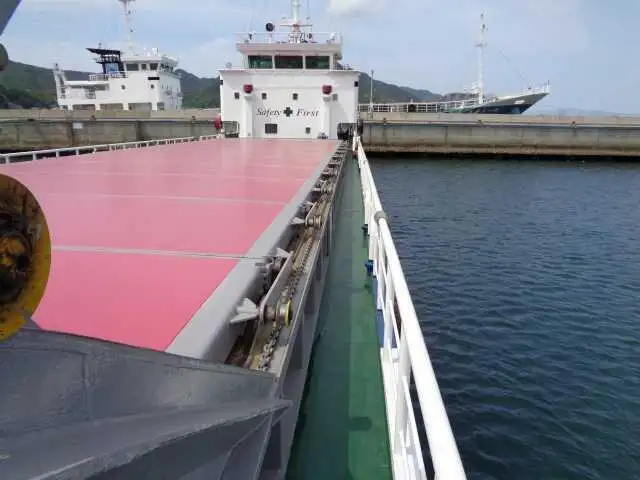 Navio graneleiro à venda