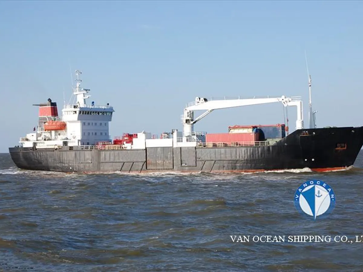 Navio frigorífico à venda