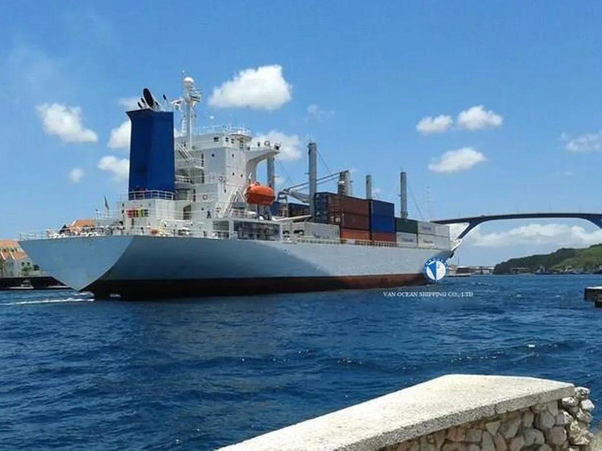 Navio frigorífico à venda