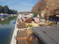 Barcaça à venda