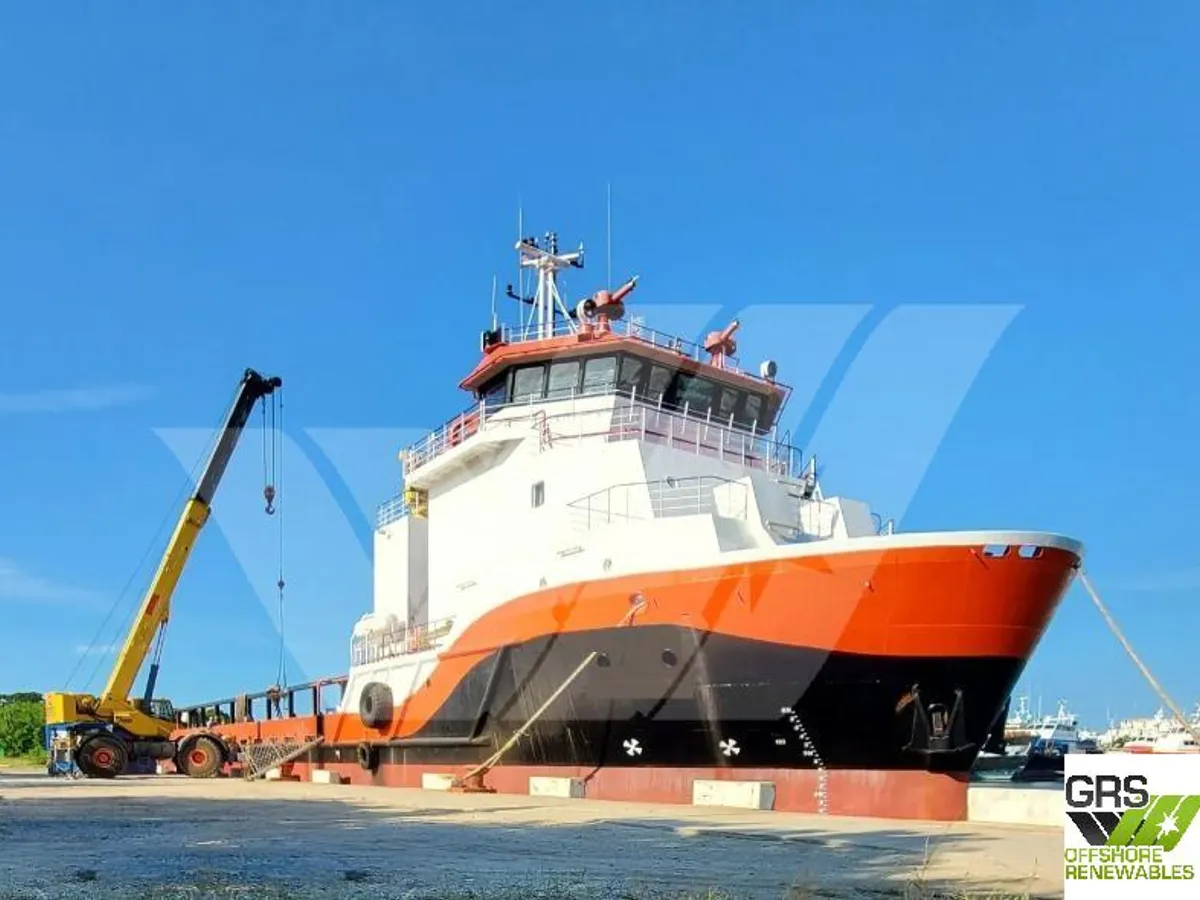 Navio de abastecimento à venda