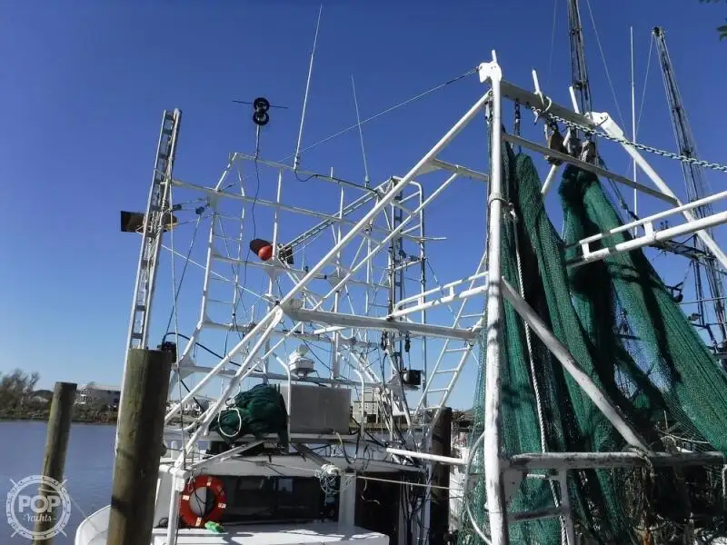 Navio de pesca de arrasto à venda