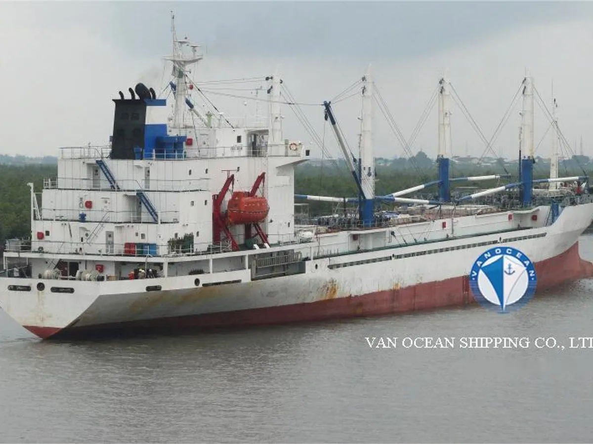 Navio frigorífico à venda