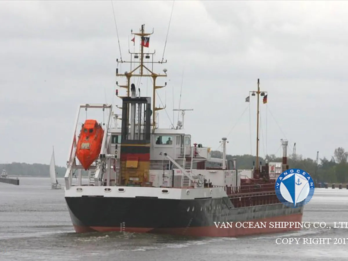 Navio-tanque de óleo/produtos químicos à venda