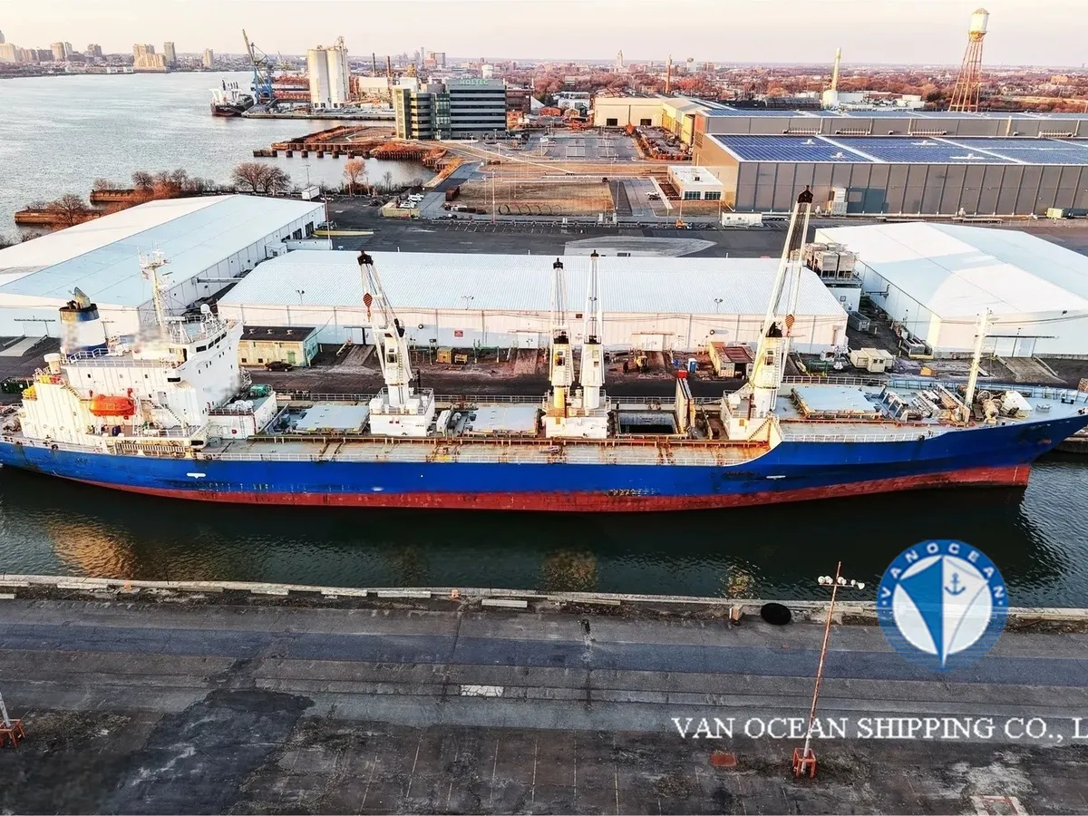 Navio frigorífico à venda