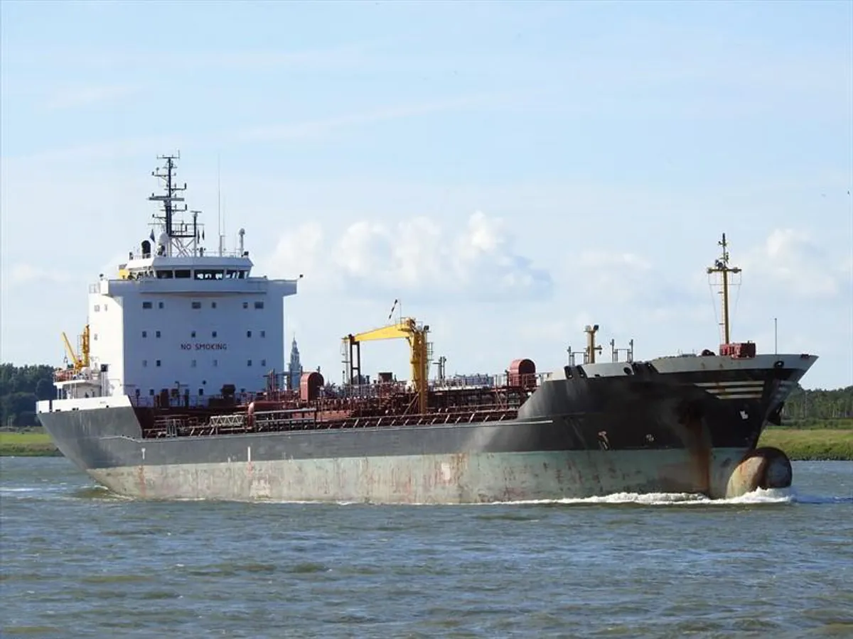 Navio-tanque de óleo/produtos químicos à venda