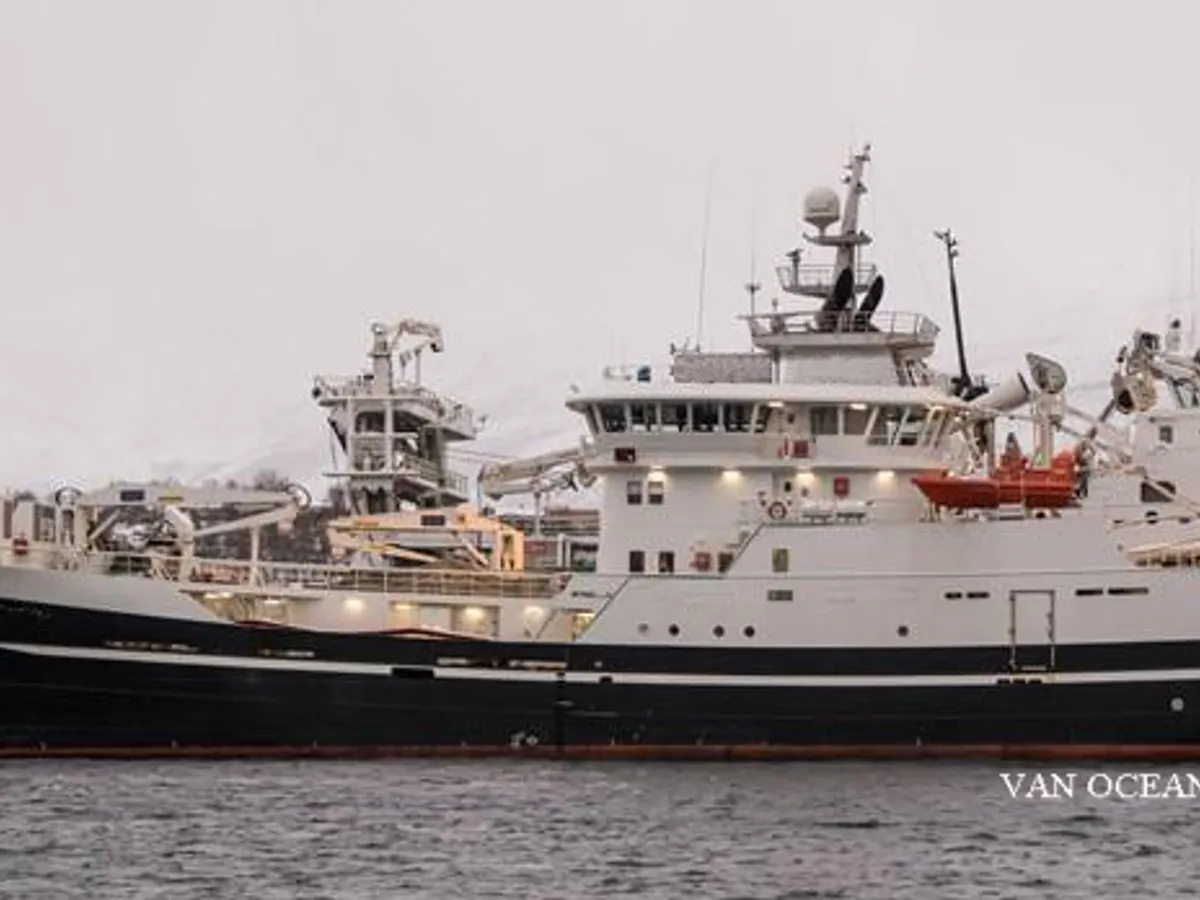 Navio de pesca de arrasto à venda