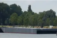 Barcaça à venda