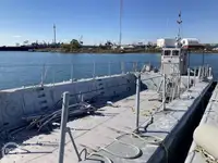Balsa de desembarque, tanque à venda