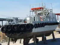Barco de tripulação à venda