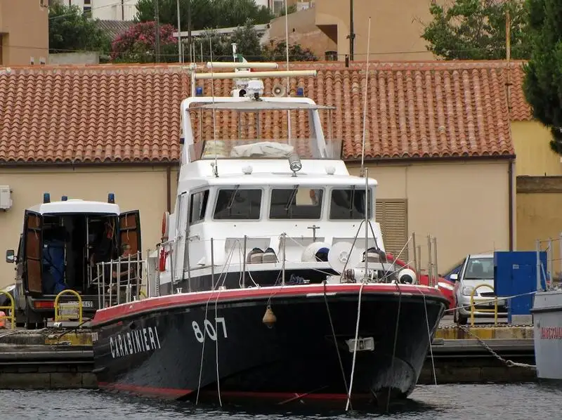 Navio de patrulha à venda
