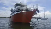 Barco de tripulação à venda