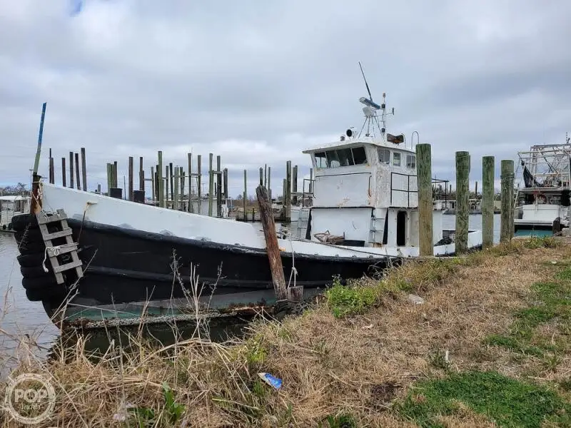 Navio de abastecimento à venda