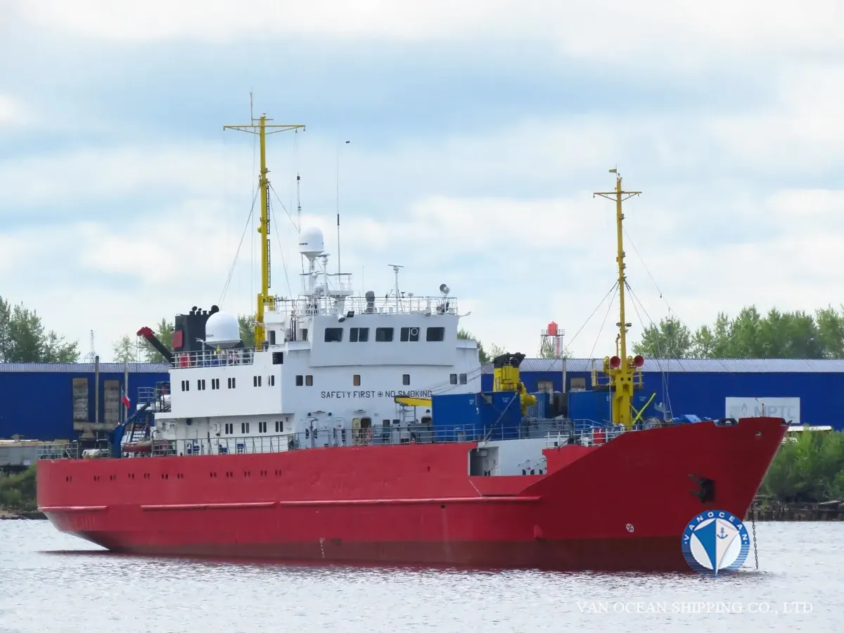 Navio frigorífico à venda