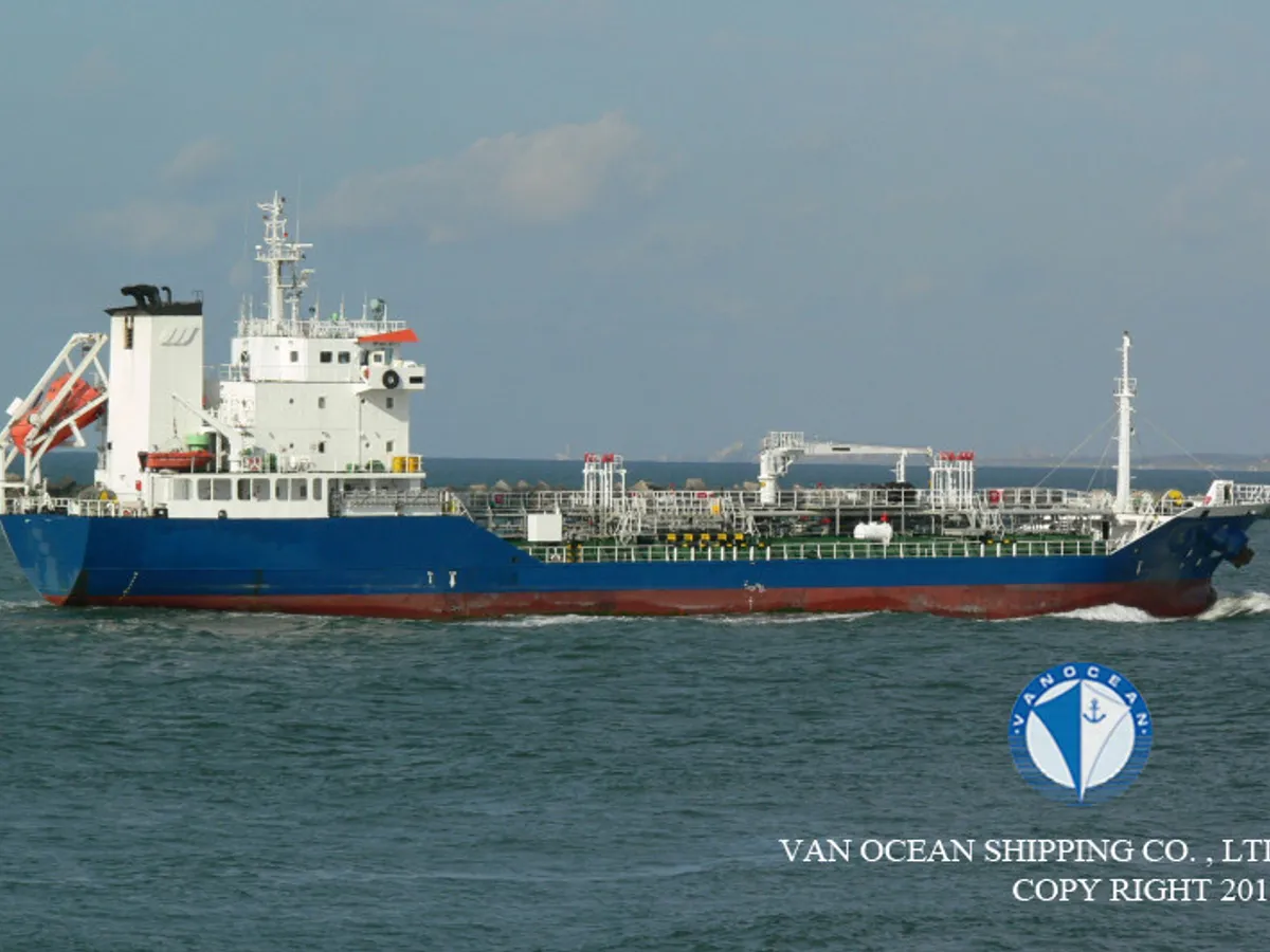 Navio-tanque de óleo/produtos químicos à venda