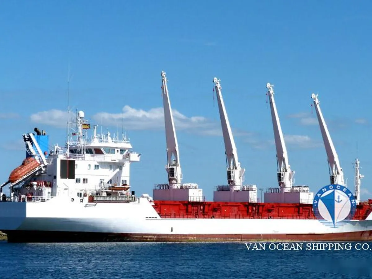 Navio frigorífico à venda