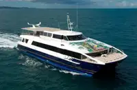 Catamarã à venda