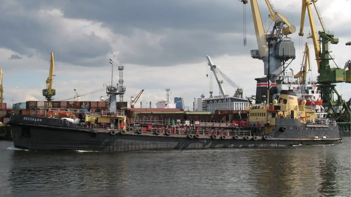 Navio-tanque de combustível à venda