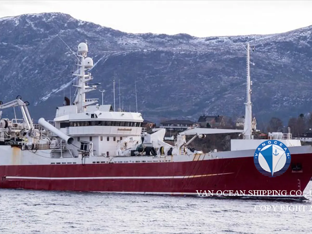 Navio de pesca de arrasto à venda