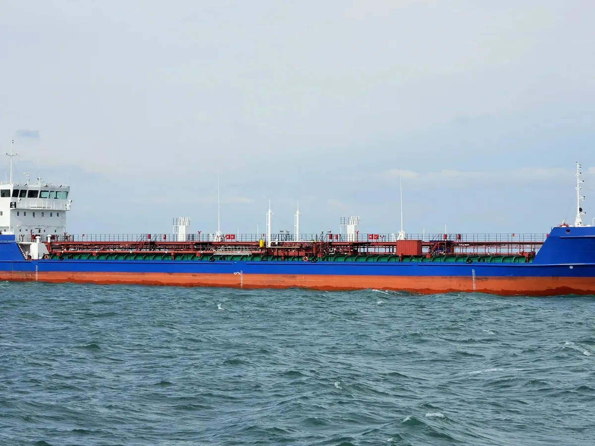 Navio-tanque de combustível à venda