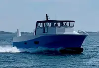 Barco de tripulação à venda