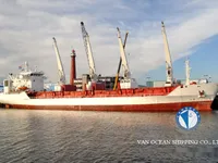 Navio frigorífico à venda