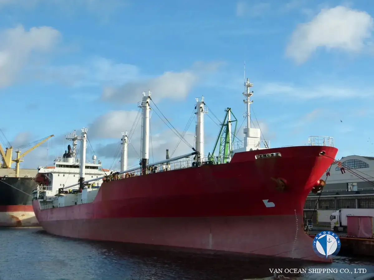 Navio frigorífico à venda