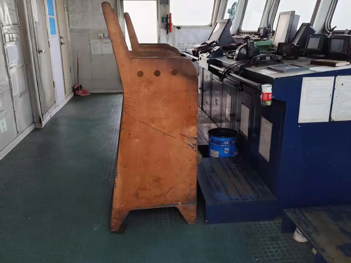Navio porta-contêineres à venda