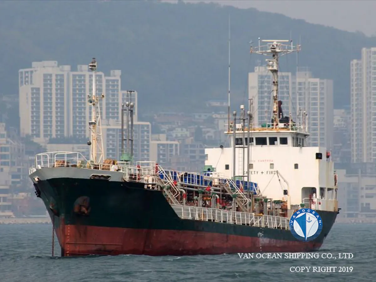 Navio-tanque de óleo/produtos químicos à venda