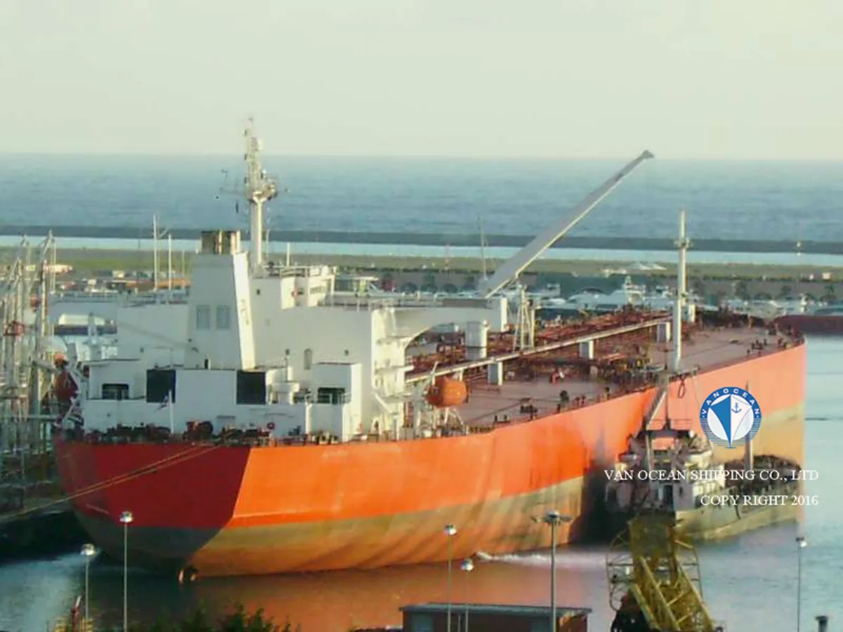 Navio-tanque de óleo/produtos químicos à venda
