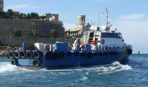 Barco de tripulação à venda