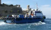 Barco de tripulação à venda