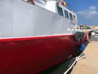 Navio porta-contêineres à venda