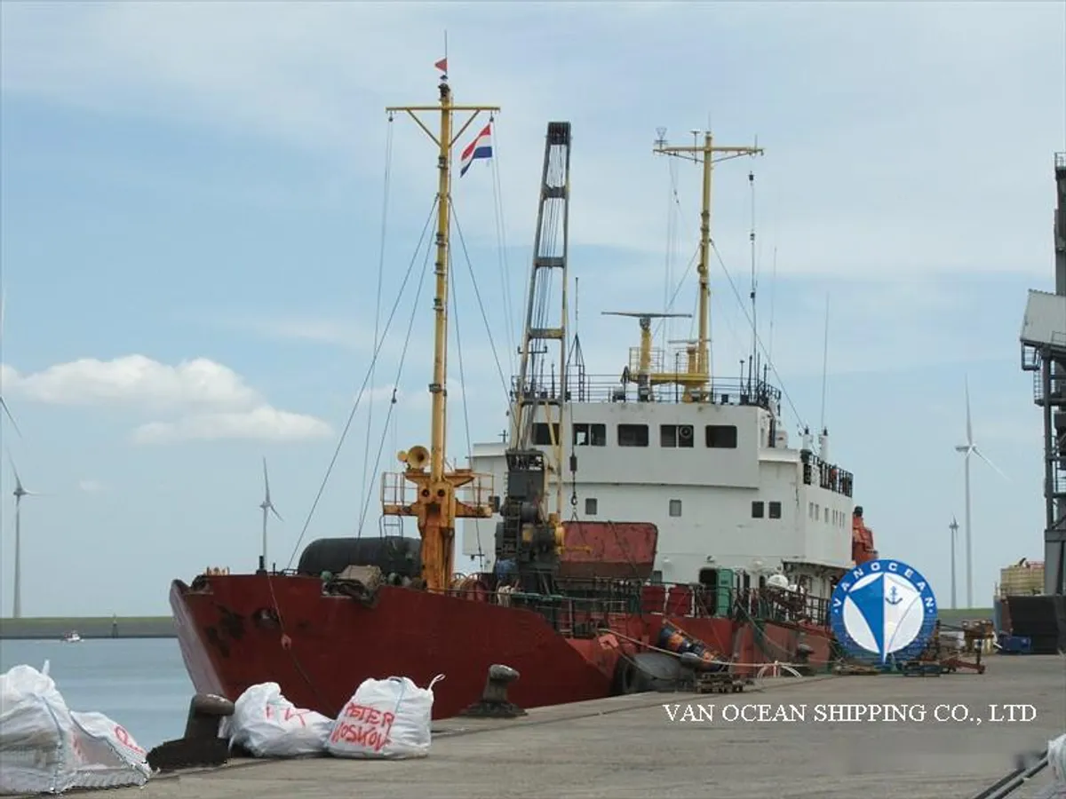 Navio frigorífico à venda