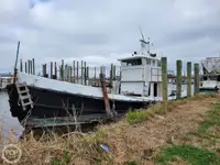 Navio de abastecimento à venda
