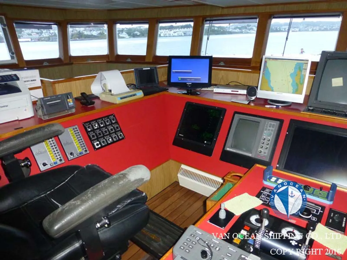 Navio de pesca de arrasto à venda