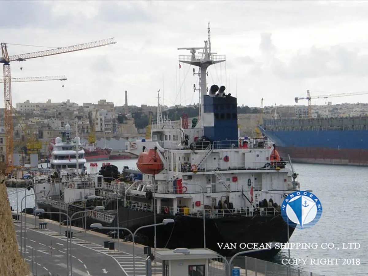Navio-tanque de óleo/produtos químicos à venda