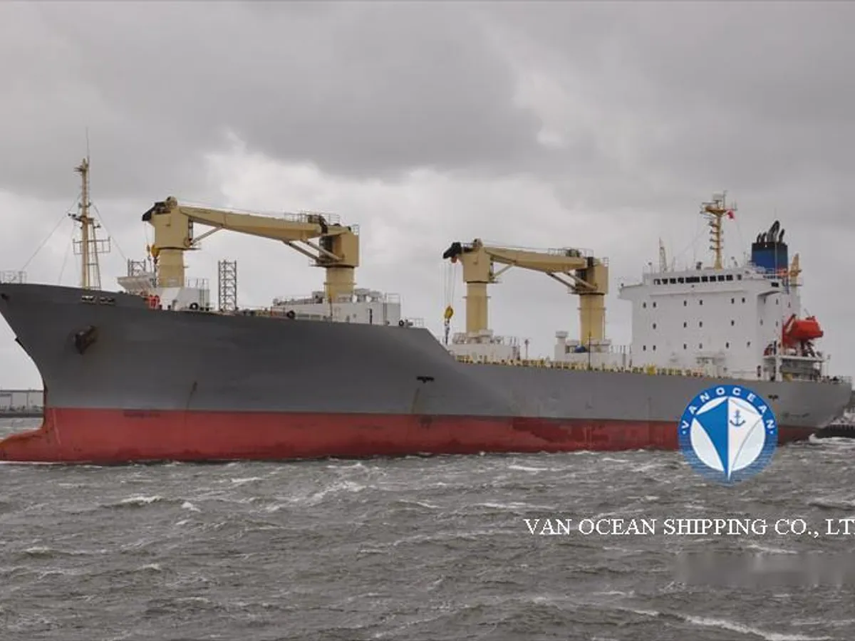 Navio frigorífico à venda