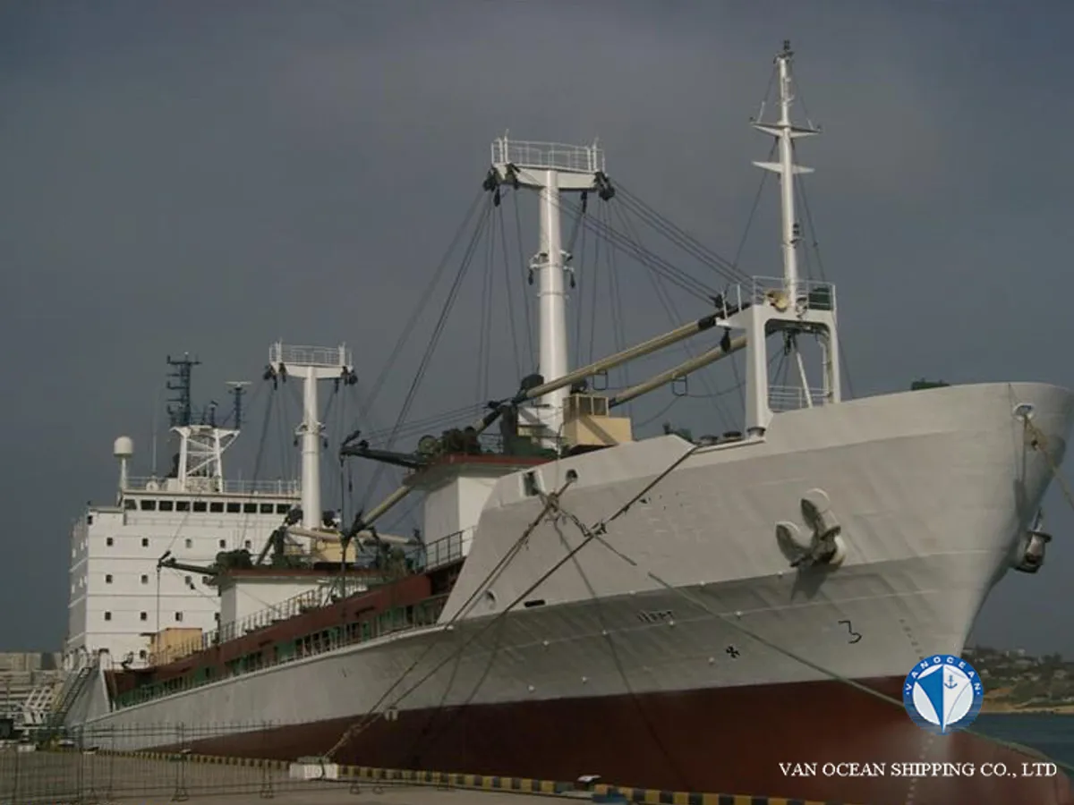 Navio frigorífico à venda