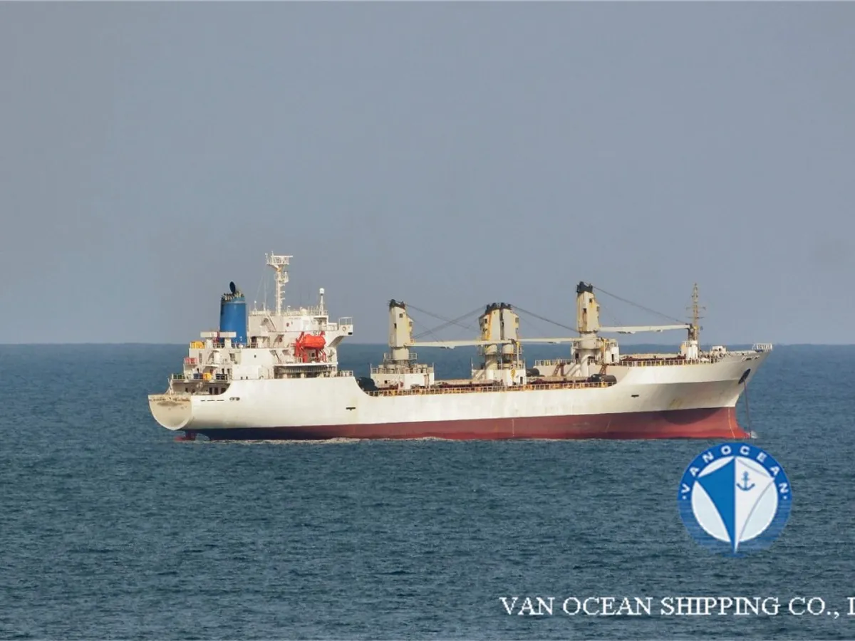 Navio frigorífico à venda