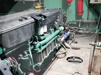 Navio transportador de peixes vivos à venda