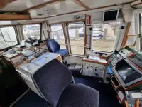 Barco de tripulação à venda