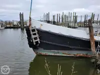Navio de abastecimento à venda