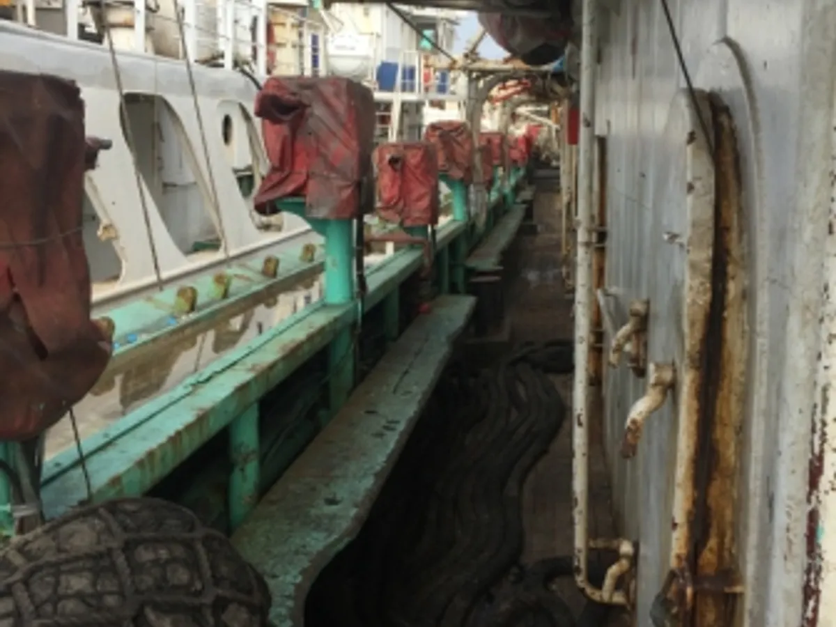 Navio de pesca de lula com anzol à venda