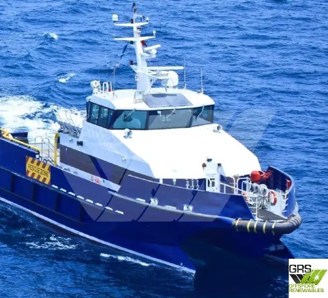 Barco de tripulação à venda