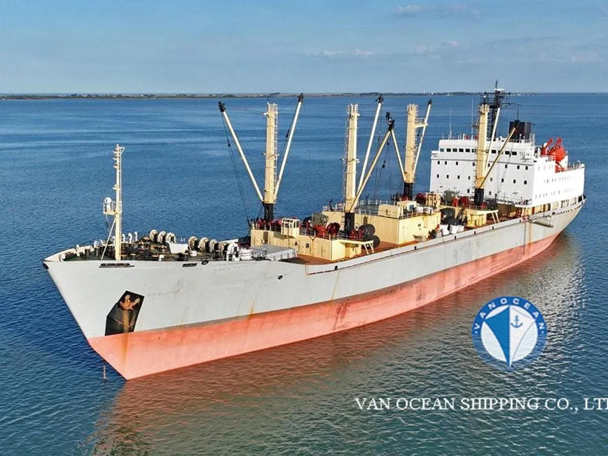 Navio frigorífico à venda