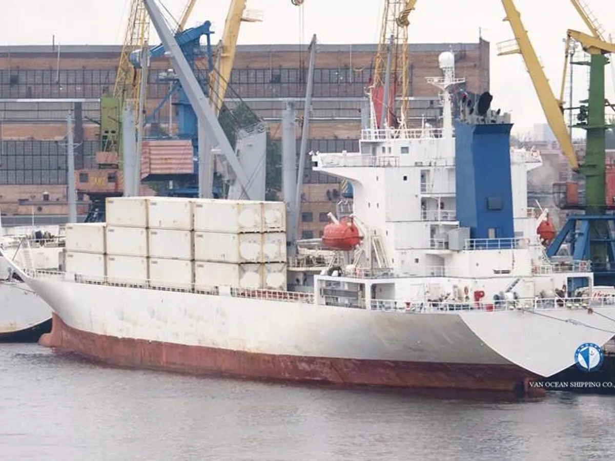 Navio frigorífico à venda