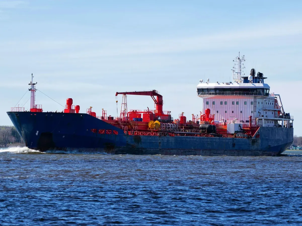 Navio-tanque de combustível à venda