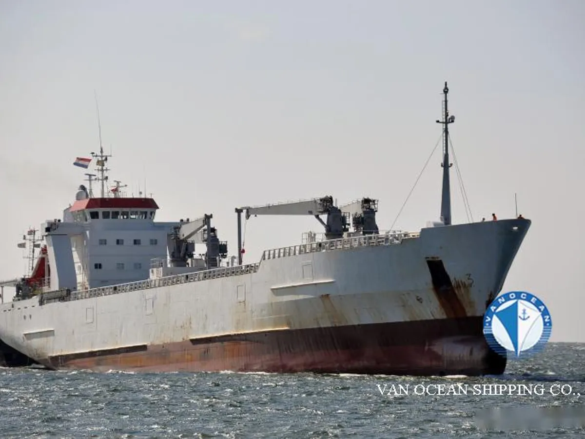 Navio frigorífico à venda